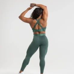 WOMEN'S BEST Hold Sports Bra | Jungle Green