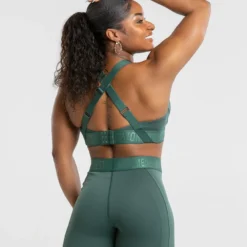 WOMEN'S BEST Hold Sports Bra | Jungle Green