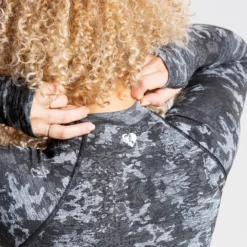 WOMEN'S BEST SPORTBEKLEIDUNG Camo Seamless Long Sleeve Crop Top | Black