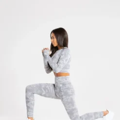 WOMEN'S BEST Camo Seamless Long Sleeve Crop Top | Grey