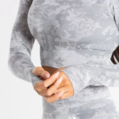 WOMEN'S BEST Camo Seamless Long Sleeve Crop Top | Grey