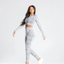 WOMEN'S BEST Camo Seamless Long Sleeve Crop Top | Grey