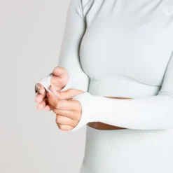 WOMEN'S BEST Power Seamless Long Sleeve Crop Top | Washed Light Grey SPORTBEKLEIDUNG