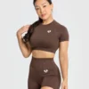 WOMEN'S BEST SPORTBEKLEIDUNG Power Seamless Short Sleeve Crop Top | Walnut Brown