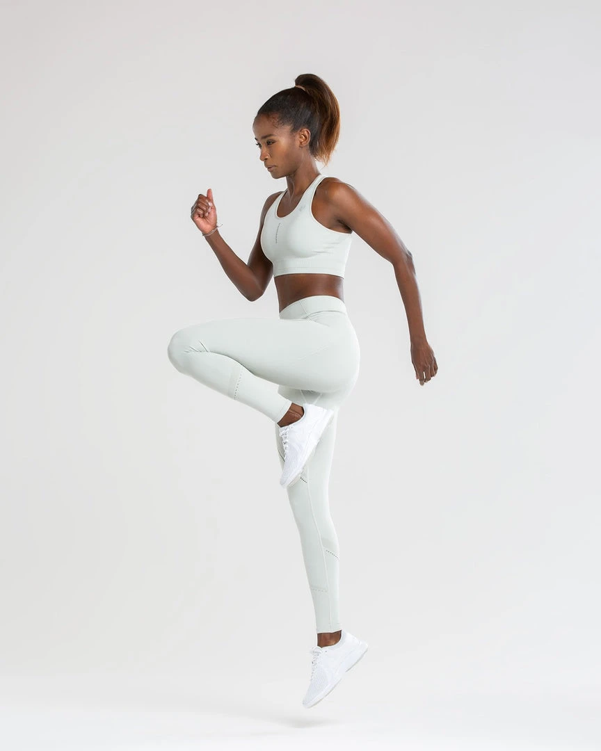 WOMEN'S BEST SPORTBEKLEIDUNG Renew Seamless Sports Bra | Chalk Grey