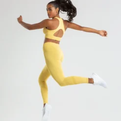 WOMEN'S BEST Renew Seamless Sports Bra | Dried Yellow SPORTBEKLEIDUNG