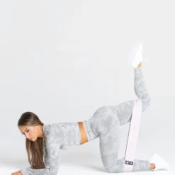 WOMEN'S BEST SPORTBEKLEIDUNG Short Resistance Band - Light | Light Pink